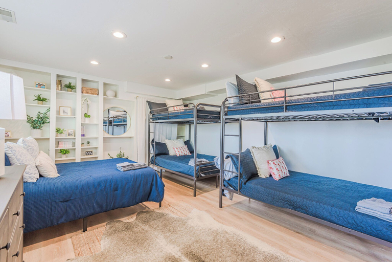 Interior 4, 72 S Orem Upstairs Only, Utah