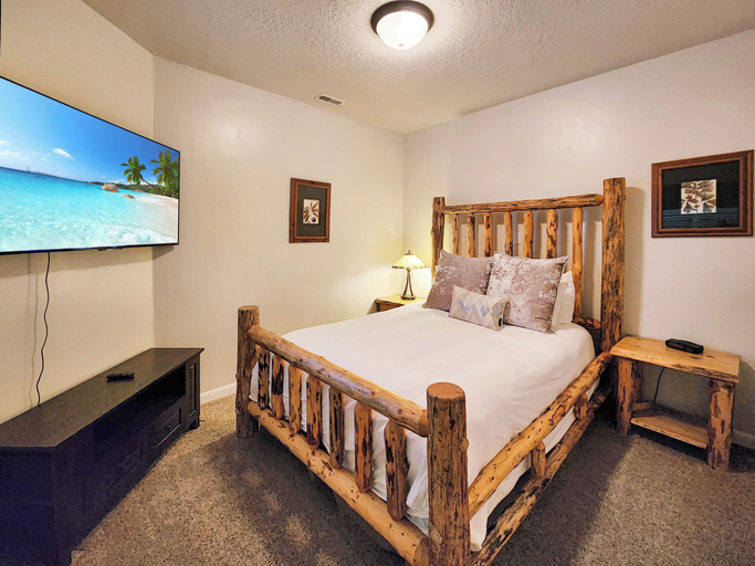 Interior 3, 6486 Lakeside #15, Weber