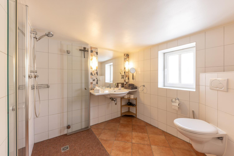 Bathroom 2, Gasteappartements Mechels, Siegen-Wittgenstein