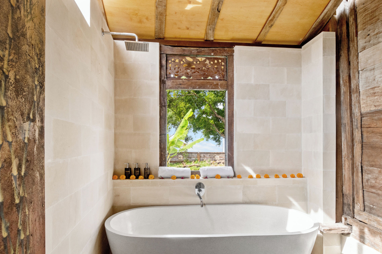 Bathroom 4, samastiti lovina, Buleleng