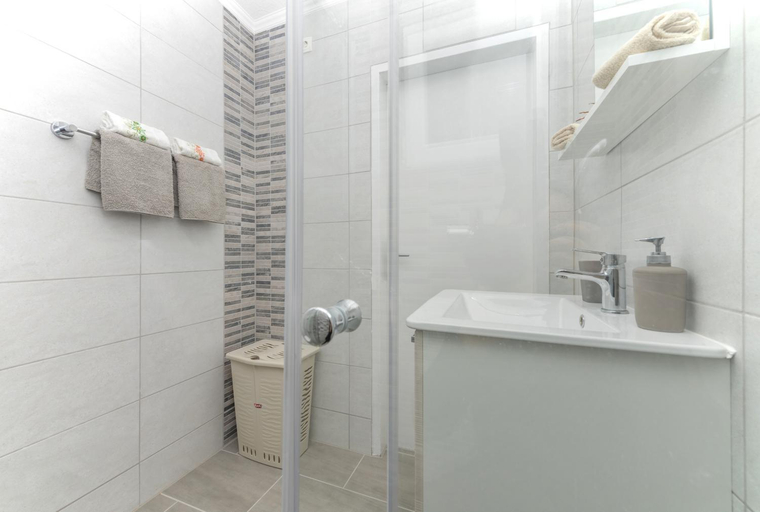 Bathroom 3, Apartments Calla, Makarska