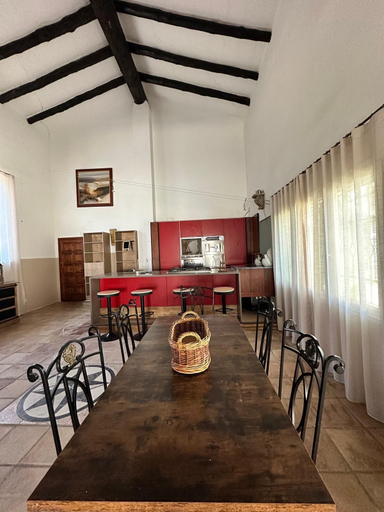 Dining, Hacienda serena, Girona