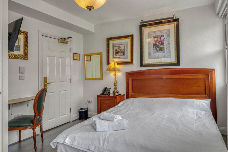 Bedroom 2, Opulence Boutique Hotel, London