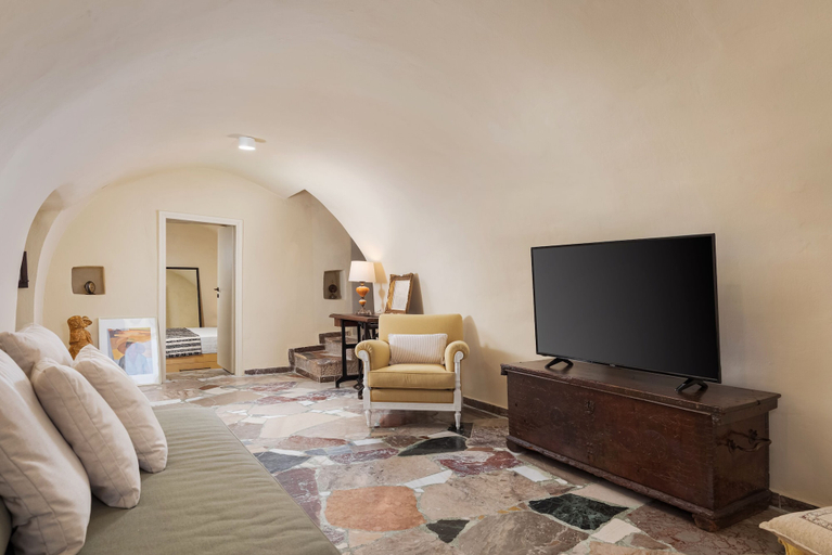 Living area 4, Prezerakos Tower, Peloponnese