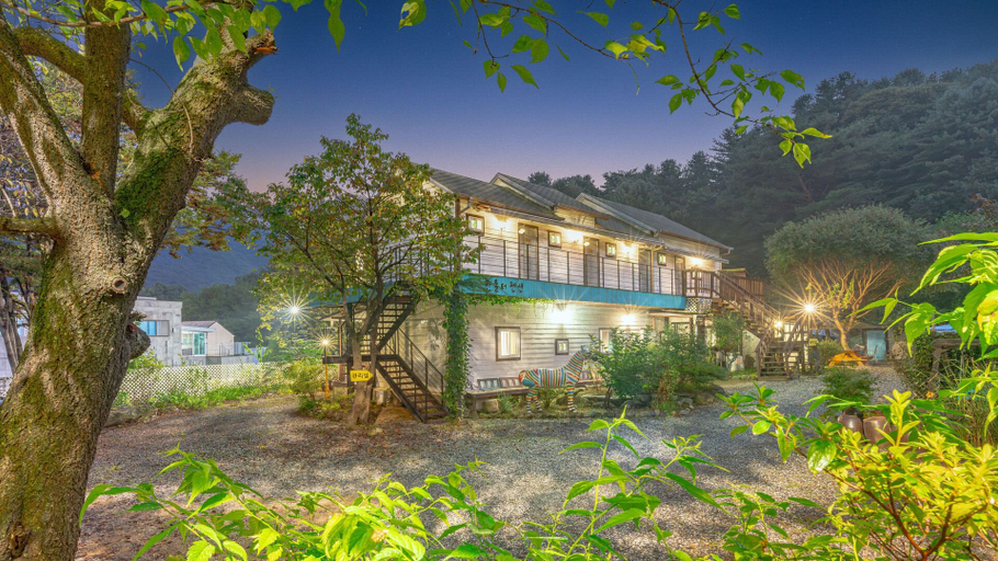Exterior & Views 2, Gapyeong Hanulteo Pension, Gapyeong
