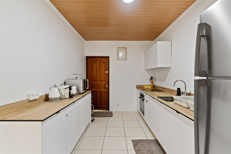 Private kitchen 2, Fare Manava