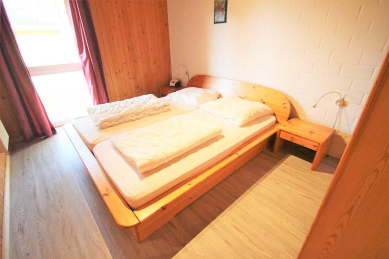 Room 5, Skandinavischer Doppelbungalow mit Terrasse im Ferienpark Mirow, Mecklenburgische Seenplatte