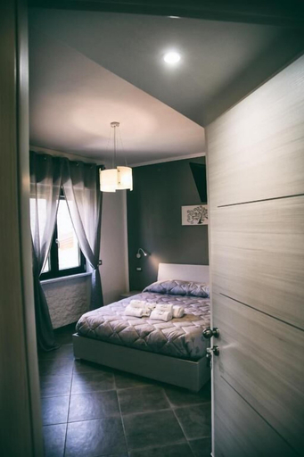 Bedroom 3, alba magica, Napoli