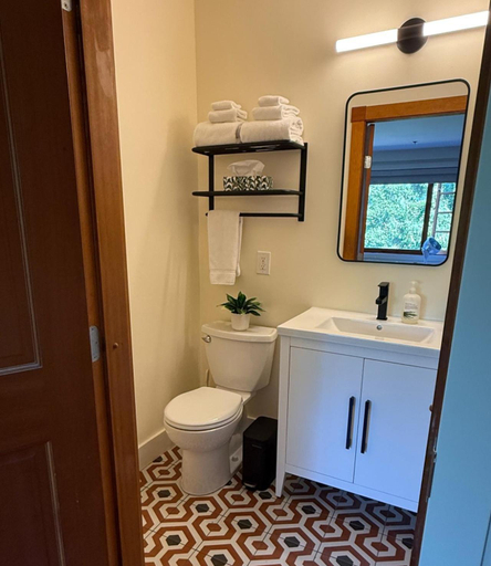 Bathroom 3, Artisan Suites on Bowen, Greater Vancouver