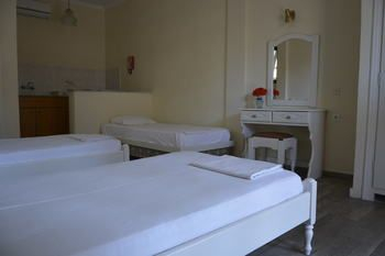 Guestroom 4, Seafront Cozy Villa - Corfu Homely Getaway, Ionian Islands