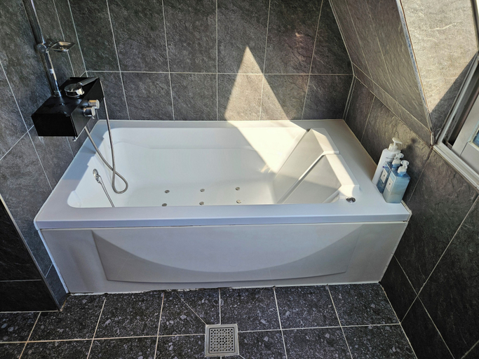 Bathroom 3, Ocean View Haute Hotel, Haeundae