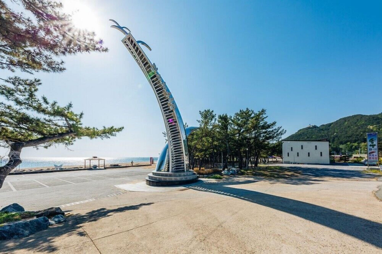 Exterior & Views 2, Jangsa Solbat Pension, Yeongdeok