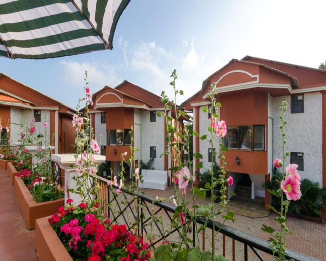 Others 1, Hotel Dreamland, Satara