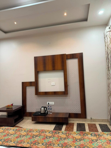 Room 2, Rameshawram Sukoon Mansion, Varanasi