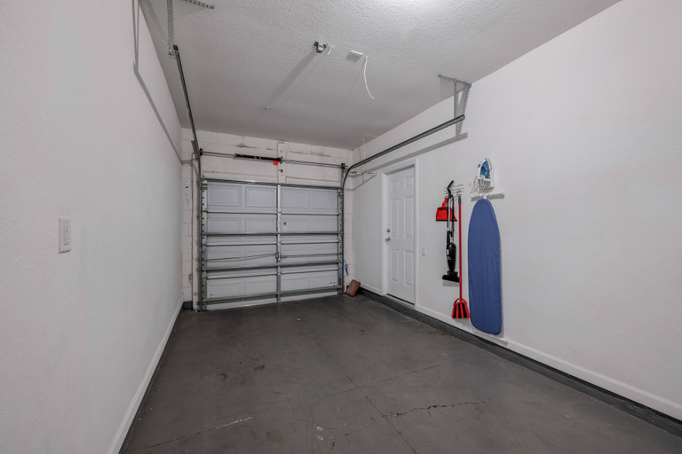 Laundry room 5, Th14 - 3BR House With Pool Access Near Disney, Orange