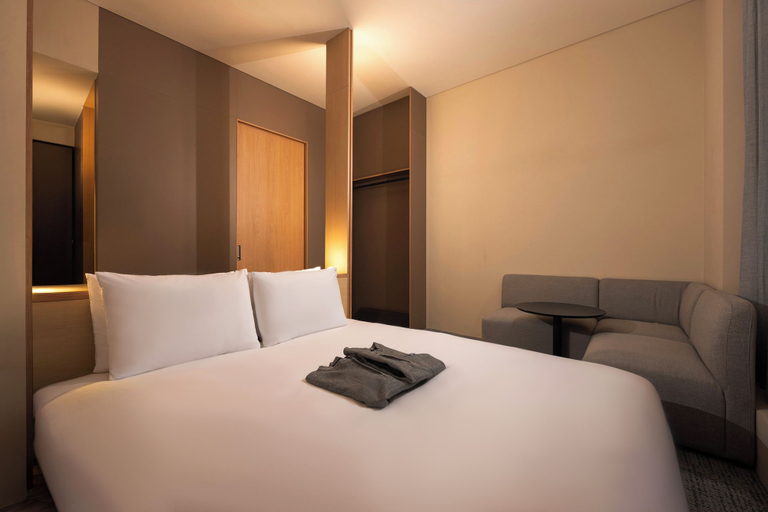 Room 2, Hotel TOV