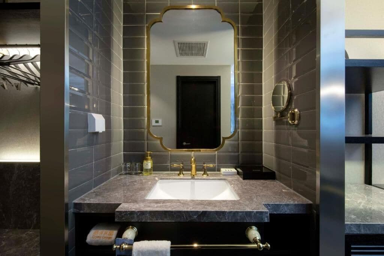 Bathroom 4, Crystal Orange (Shanghai Oriental Pearl Binjiang), Shanghai