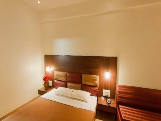 Others 2, Hotel Dreamland, Satara