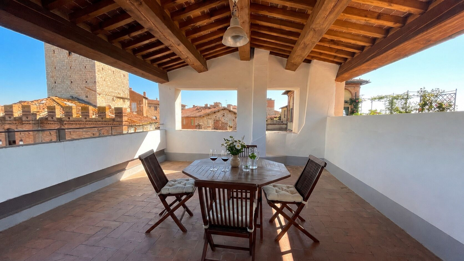 Outdoor dining 5, The Altana- Siena Views, Siena