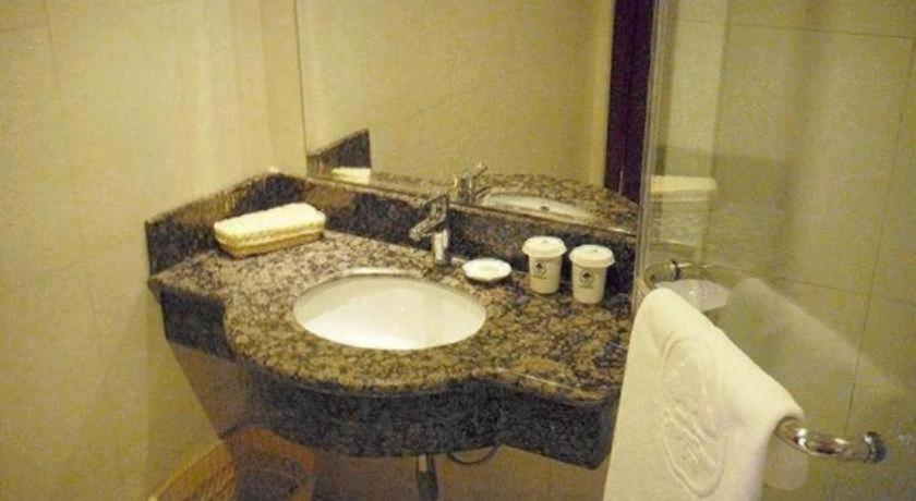Bathroom 3, GreenTree Inn Weihai Port, Weihai