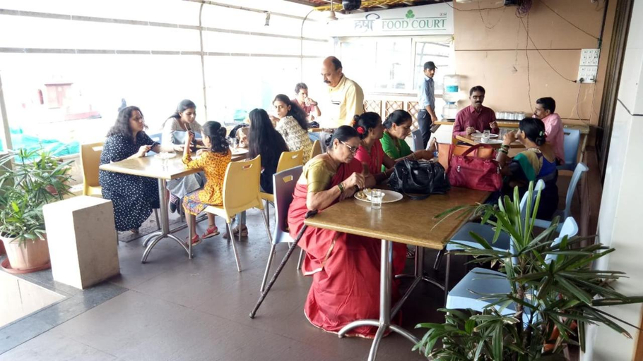 Food & Drinks 5, Hotel Sea Fans, Ratnagiri