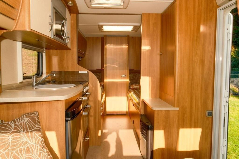 Private kitchen 5, Sundale Caravan Retreat 4 Berth - Wanaka, Queenstown-Lakes