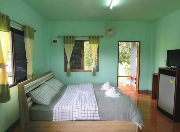 Room 1, Pernjai Homestay 3, Pua