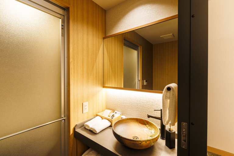 Bathroom 2, sankennoyado kinomoto, Kinomoto