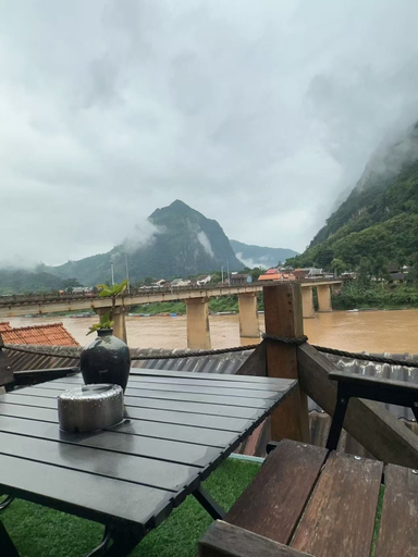 Others 5, Pont Inn Nong Khiaw, Ngoi