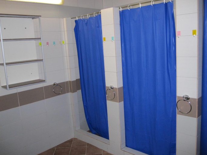 Bathroom 3, Best Hostel Dubrovnik 1, Dubrovnik