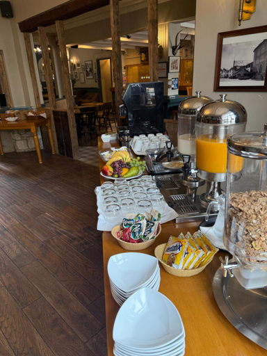 Food & Drinks 4, White Hart Hotel, Wiltshire