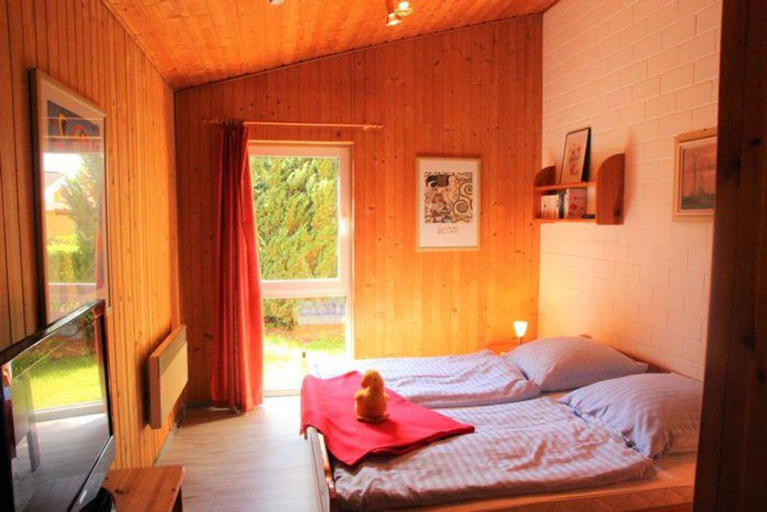 Room 5, Urlaub am Wasser - Doppelbungalow mit Terrasse im Ferienpark Mirow, Mecklenburgische Seenplatte
