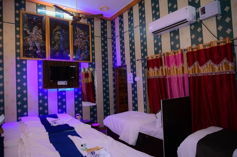 Room 5, Siya Ram Guest House, Faizabad