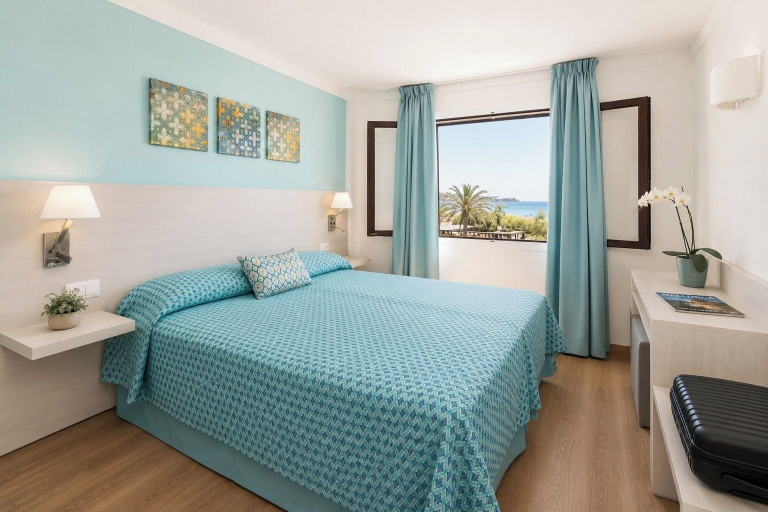 Bedroom 3, Apartamentos Sivella, Baleares