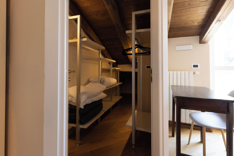 Bedroom 3, BolognaRoomscom - Santo Stefano Apartments, Bologna