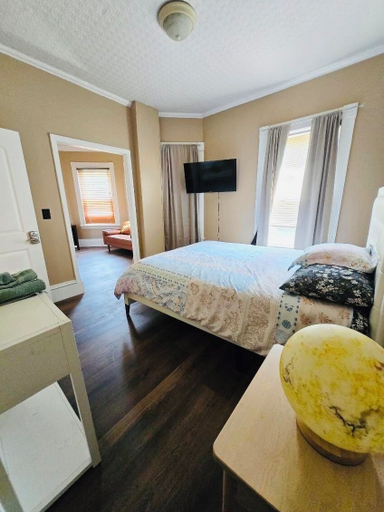Room 3, Ringgold, Providence