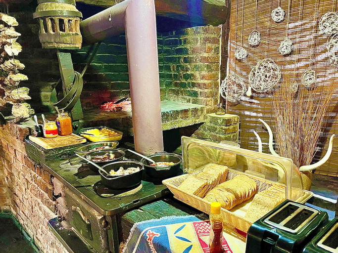 Food & Drinks 5, Roy's Rest Camp, Grootfontein