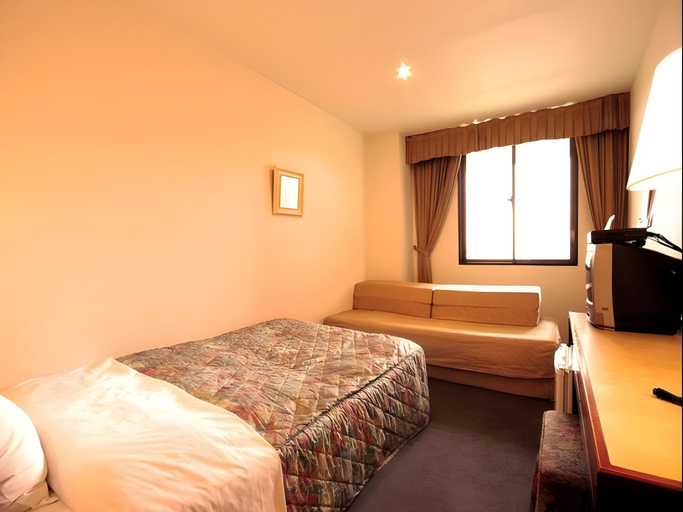 Bedroom 3, Leo Plaza Hotel, Sasebo