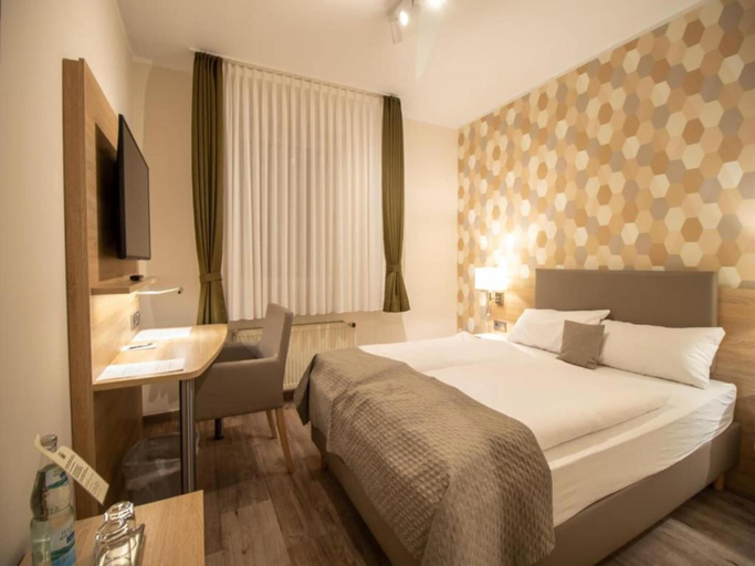 Bedroom 4, Wolfsburg Fallersleben Hotel by Belvilla, Wolfsburg