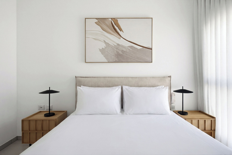 Room 4, Spacious 4BR Apt l Sunny Balcony & Mamad