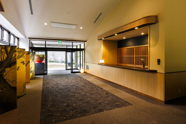 Lobby 3, sankennoyado kinomoto, Kinomoto
