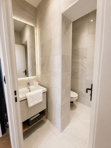Bathroom 4, The Originals Residence, Les Sources Callou, Vichy, Allier