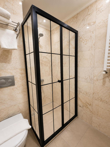 Bathroom 4, De Maree Sultanahmet Hotel, Fatih