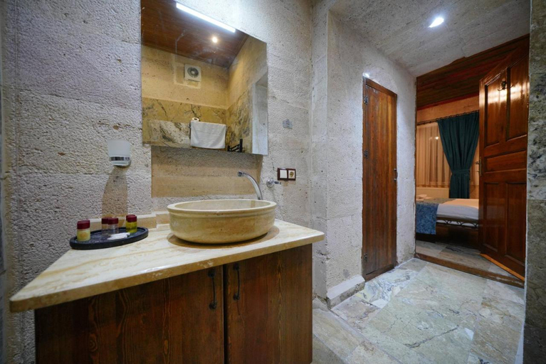 Bathroom 3, Emit Sakura Cave Hotel, Nevşehir