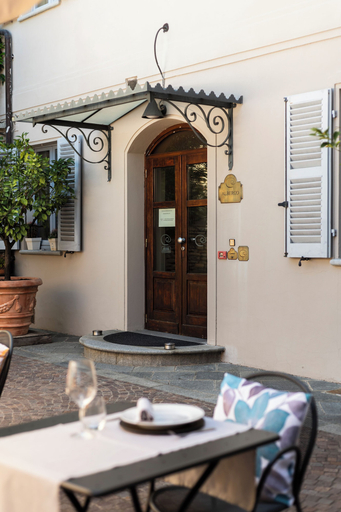 Exterior & Views 2, Albergo Castiglione Langhe, Cuneo
