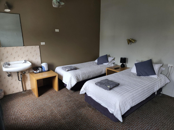 Bedroom 3, Woolpack Hotel Tumut, Tumut