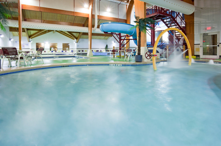 Sport & Beauty 5, Holiday Inn Conference Ctr Marshfield by IHG, Wood
