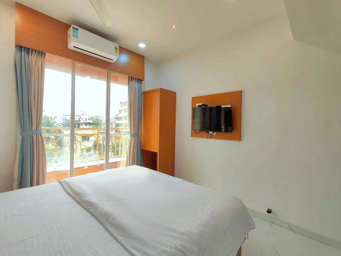 Room 2, The Lions Hotel, Thane