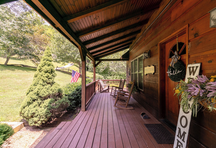 Interior 2, Country Life, Watauga