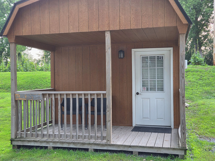 Terrace/patio, Rivers Crossing Campground and Marina, Seneca